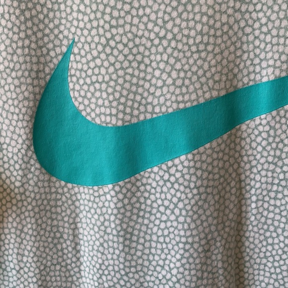 Nike Dri-Fit Shirt - Picture 3 of 4